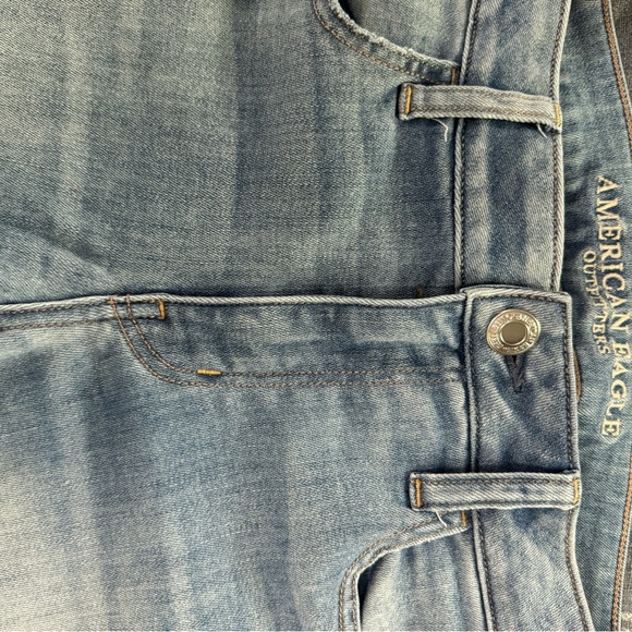American Eagle Outfitters Light Blue Stretch Jeans - Picture 6 of 10